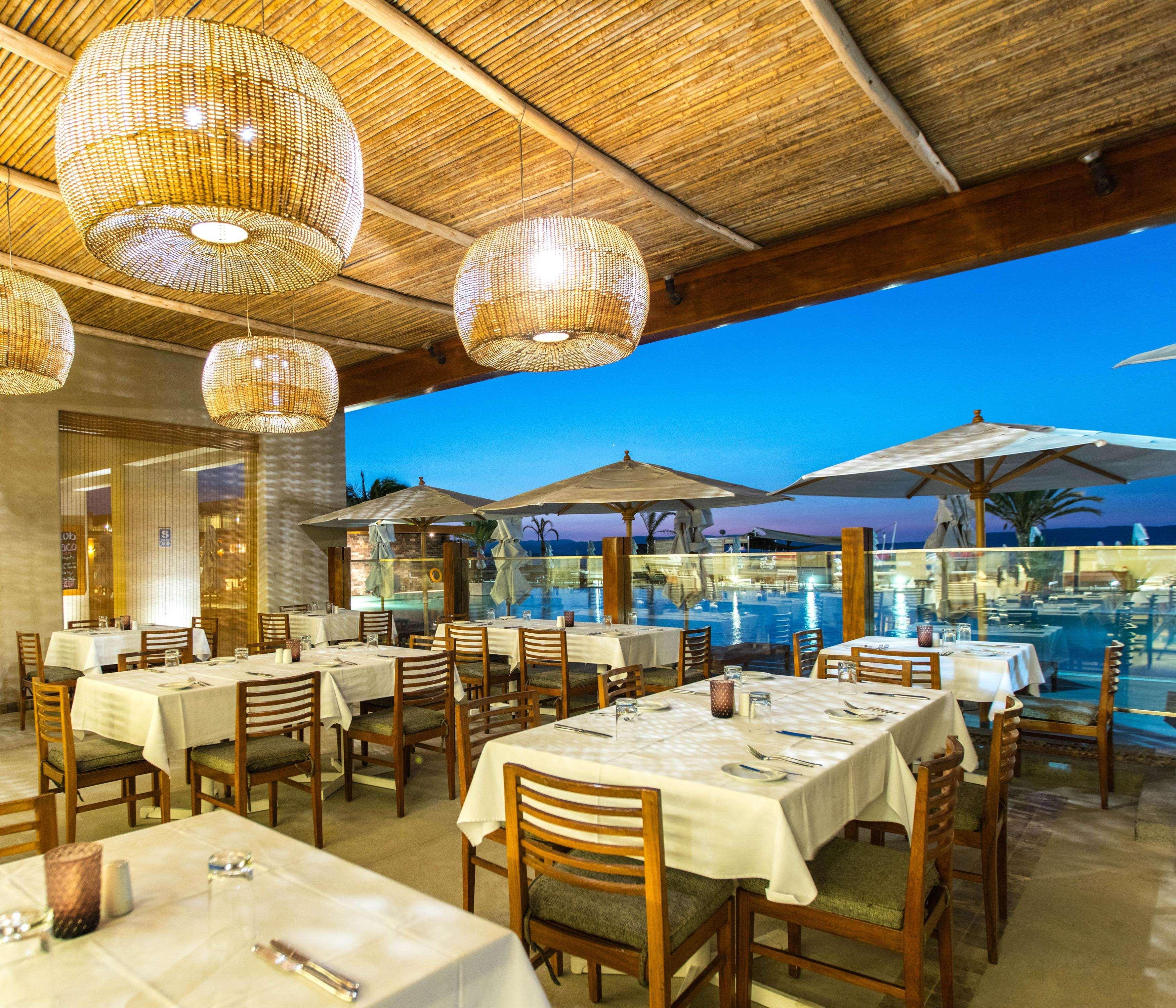 The Legend Paracas Resort, A Destination By Hyatt Hotel מראה חיצוני תמונה The restaurant at the resort